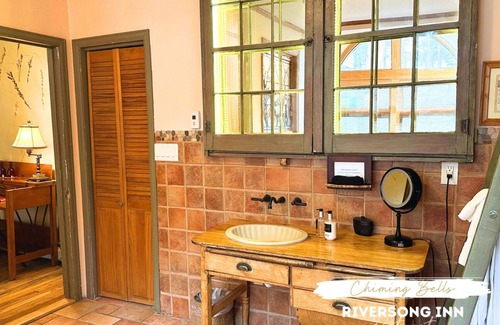 Estes Park Bed & Breakfast | Chiming Bells Suite at RiverSong Inn in Estes Park - Riverside in Rocky Mountain National Park