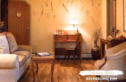 Estes Park Bed & Breakfast | Chiming Bells Suite at RiverSong Inn in Estes Park - Riverside in Rocky Mountain National Park