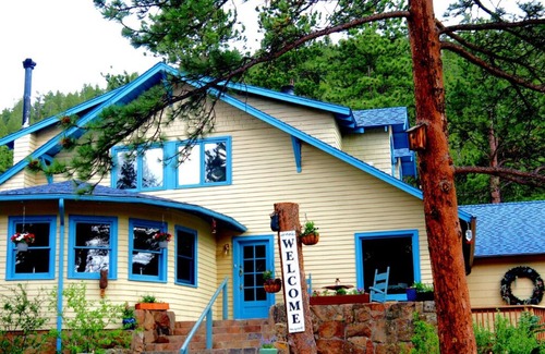 Estes Park Bed & Breakfast | Chiming Bells Suite at RiverSong Inn in Estes Park - Riverside in Rocky Mountain National Park