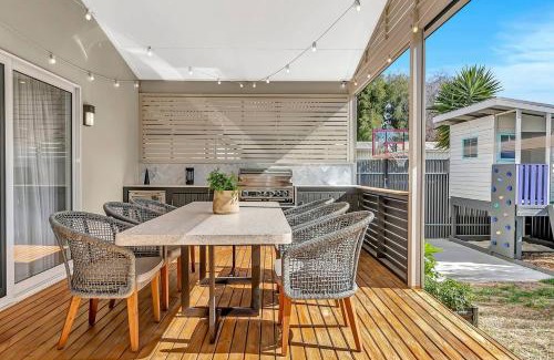 Birkenhead House | 'Chimney Cottage' Family Gem where Beach meets Port