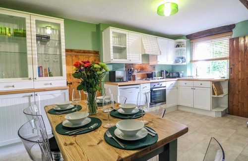 Winster Cottage | CHIMNEY COTTAGE, pet friendly, character holiday cottage in Winster