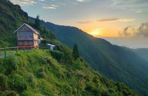 Kurseong Ski Chalet | Chimney Farmstay