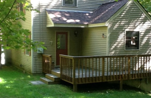 Wilmington House | ❄️Chimney Hill. Mt. Snow ski home-Cozy Family home sleeps 6❄️