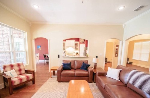 Bullard House | Chimney Pines at Lake Palestine