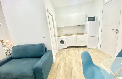 Pradolongo Apartment | China Town Madrid 01