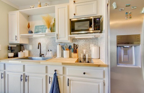 Chincoteague Apartment | Chincoteague Apartment with Deck Walk to Waterfront