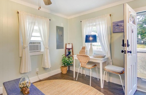 Chincoteague Apartment | Chincoteague Apartment with Deck Walk to Waterfront