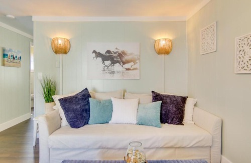 Chincoteague Apartment | Chincoteague Apartment with Deck Walk to Waterfront
