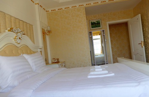 Guiyang County Apartment | Chinese Garden Penthouse 欧芳阁