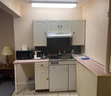 South Lethbridge Hotel | Chinook Motel