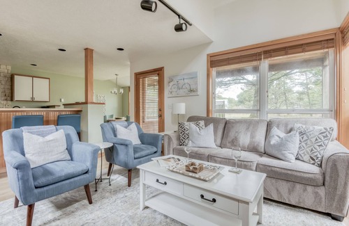 Shorepine Village House | Chinook - Two Bedroom w/Loft*Beach Access*Dog Friendly*BBQ*Beach Cruisers*WIFI