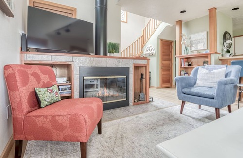Shorepine Village House | Chinook - Two Bedroom w/Loft*Beach Access*Dog Friendly*BBQ*Beach Cruisers*WIFI