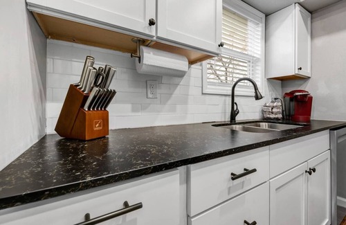 College Station Apartment | Chip&Jo: King Beds/Walk to A&M