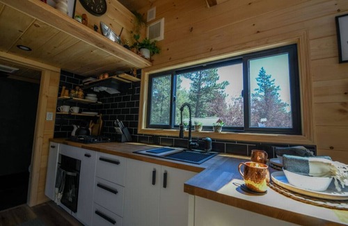 Drake House | Chipmunk Tiny Home at The Woolly Bugger Inn