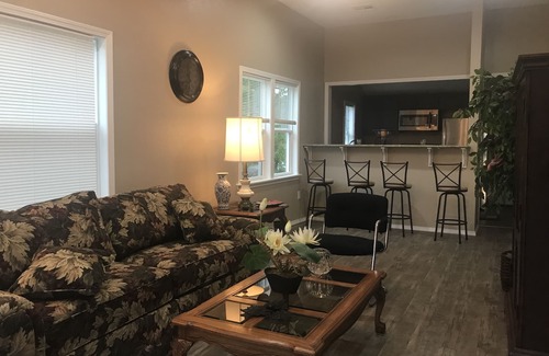 Stillwater House | Chirping Bird House ,near downtown newly remodeled