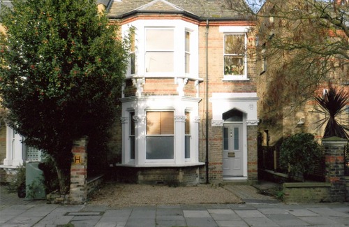 Chiswick Apartment | Chiswick, London W4, Luxury 2 bedroom, 2 bathroom, 1 shower, maisonette.