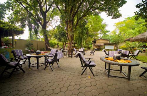 Sauraha Hotel | Chitwan Gaida Lodge Pvt. Ltd.