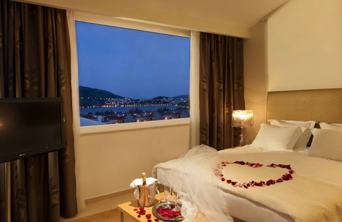 Kastoria Hotel | Chloe Hotel