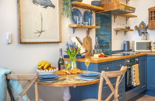 Little Malvern House | Chocolate Box - One Bedroom House, Sleeps 2