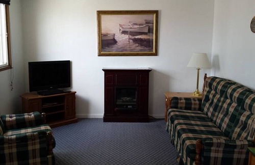 Edgetts Landing Cottage | Chocolate River Cottages - Chocolate River 1 Bedroom Cottage #4