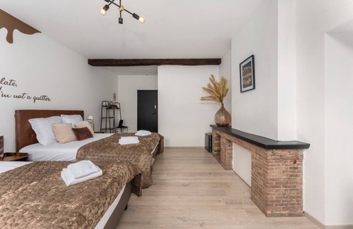 Historical Center Bruges Hotel | Chocolate Room by Willy Wonka at the Chocolate Hotel!