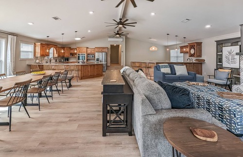 Clinton House | Choctaw Bay Getaway ~ lakefront + pool