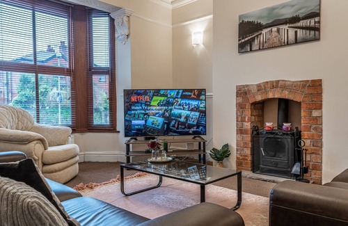 Chorley House | Chorley Contractor Accommodation by Lancashire Holiday Lets