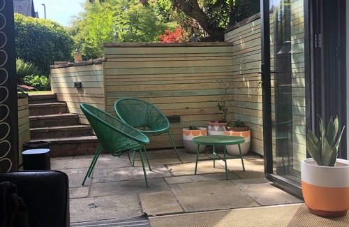 Chorlton-cum-Hardy Apartment | Chorlton Garden Rooms - Relax, Stay, Work or Play