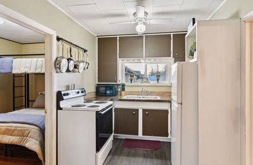 Bynum Cabin | Choteau Vacation Rental w/Yard: Walk to Downtown!