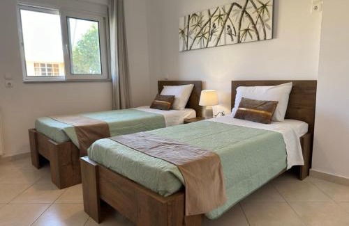 Petaloudes Apartment | Chris Apartment