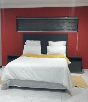 Greater Johannesburg Metropolitan Area House | Chris Guest House