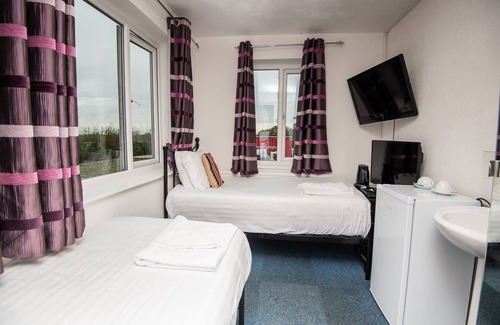 Lacey Green Hotel | Chris's Motel