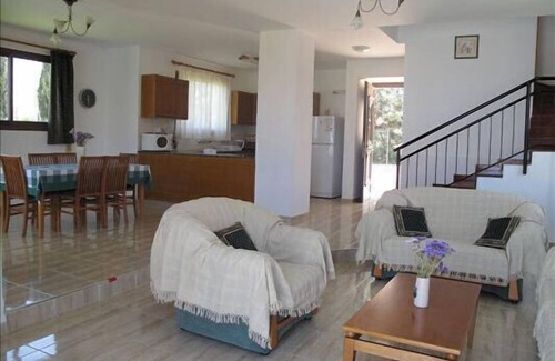 Polis Villa | Chriseleni Latchi Villas