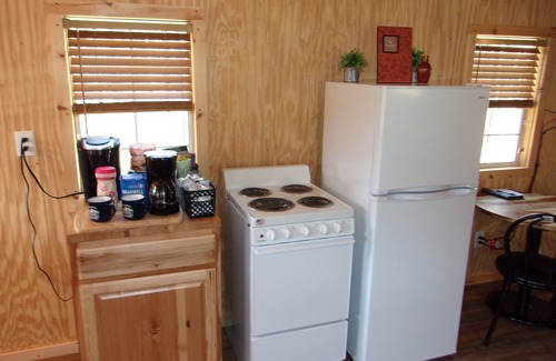 Republican Grove Cottage | CHRISTIAN RETREAT , COTTAGE ON A PRIVATE LAKE.
