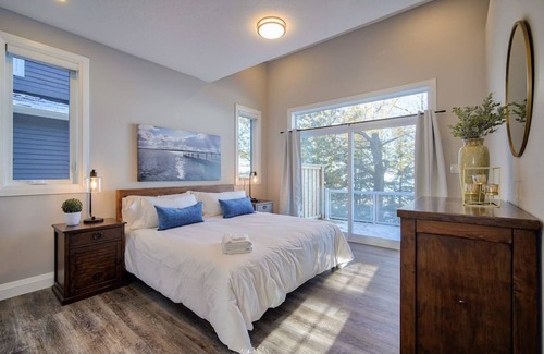 Meaford House | Christie Beach 3 Bedroom Vacation Home