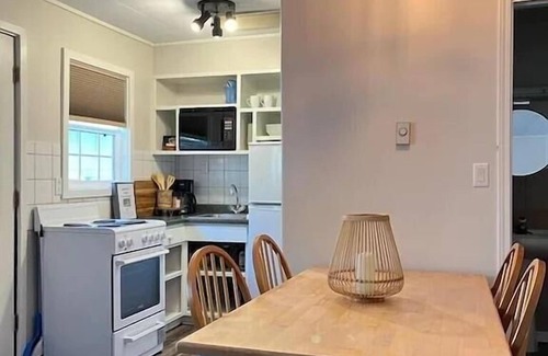 Christina Lake House | Christina Lake- Pet Friendly, Sleeps 4 - Close to Beaches, Golf, Fishing, Hiking
