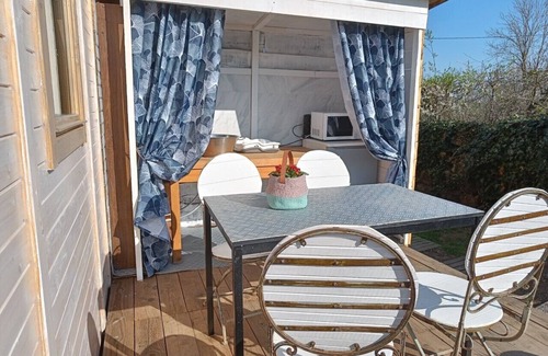 Saint-Bonnet-de-Four Bed & Breakfast | Christine Scuflaire