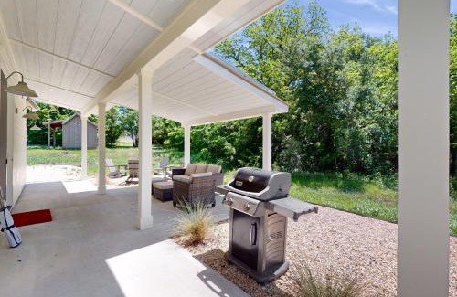 Brenham House | Christmas Hill Cottage A