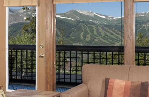 Woodmoor Condo | Christmas in Breckenridge! Dec. 22-29 units with lock off and garage!