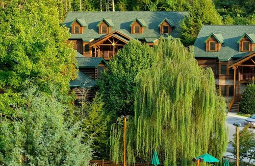 Gatlinburg Condo | CHRISTMAS IN THE SMOKEY MOUNTAINS Studio Villa
