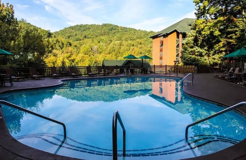 Gatlinburg Condo | CHRISTMAS IN THE SMOKEY MOUNTAINS Studio Villa