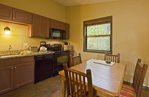 Wisconsin Dells Cottage | Christmas Mountain Village, Wisconsin Dells, 2 Bedroom Cottage