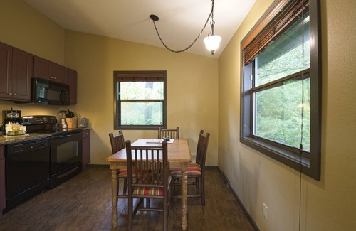 Wisconsin Dells Cottage | Christmas Mountain Village, Wisconsin Dells, 2 Bedroom Cottage