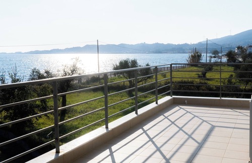 Nafpaktos House | Christo's beachfront bliss. Family friendly, suitable for relaxation moments