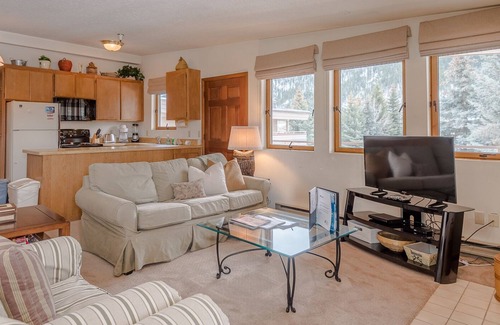Ketchum Condo | Christophe Condo 609 - With Year-round Outdoor Pool & Hot Tub & Bald Mt Views