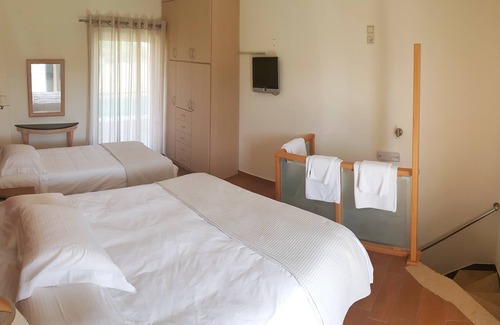 Aigio House | Christopoulos Villas