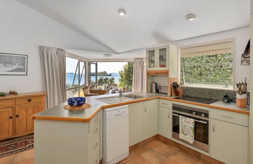 Opito Bay House | Chuck’s Retreat - Opito Bay Holiday Home