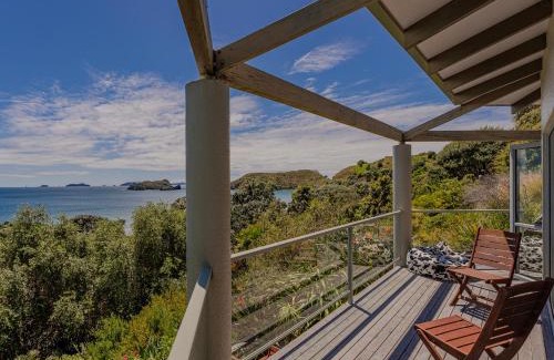 Opito Bay House | Chucks Retreat - Opito Bay Holiday Home