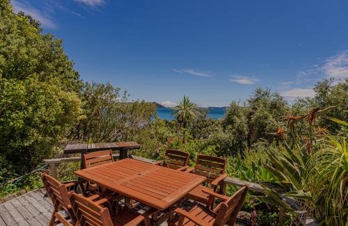Opito Bay House | Chucks Retreat - Opito Bay Holiday Home