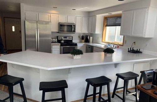 Sunland Estates House | Chukar House of Sunland Estates, 10 minutes from The Gorge